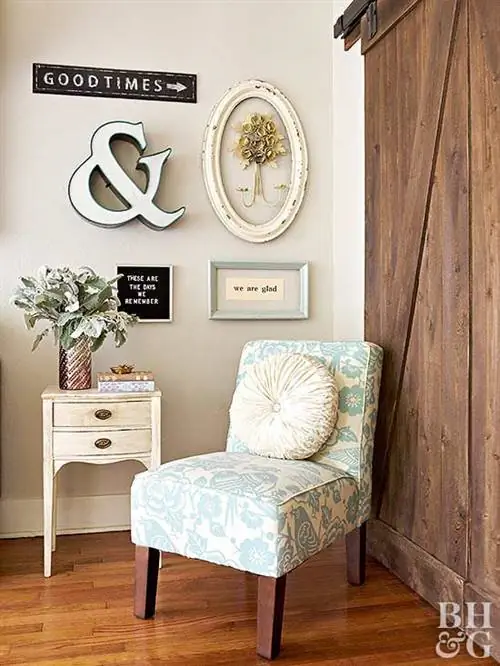 угловой стул стол и настенный декор