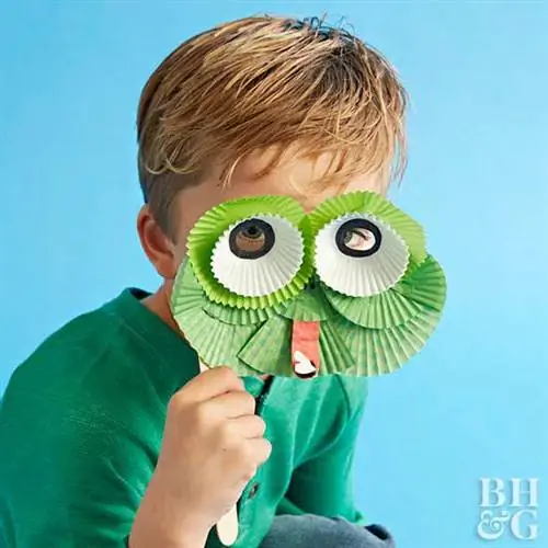 поделка маски лягушки из кексов