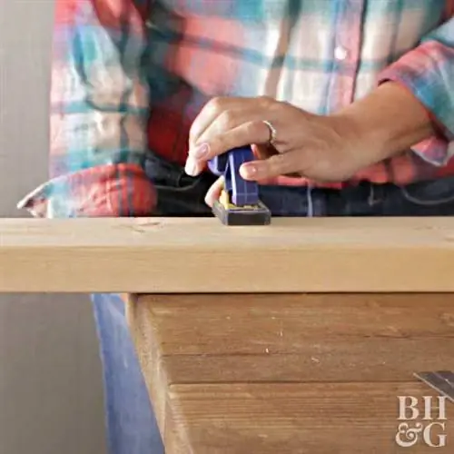 крепление деревянной доски к столу