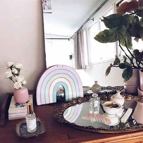 кристаллы на комоде