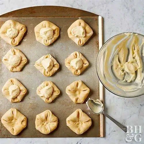 Наполнить выпечку