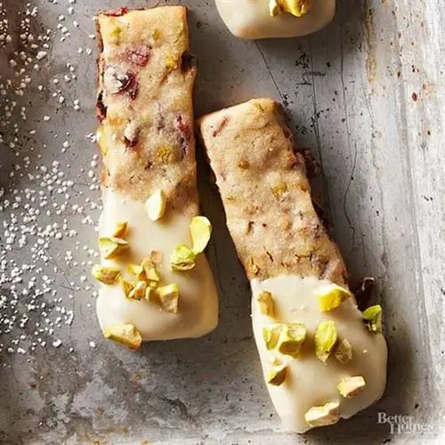 Палочки с фисташками и клюквой