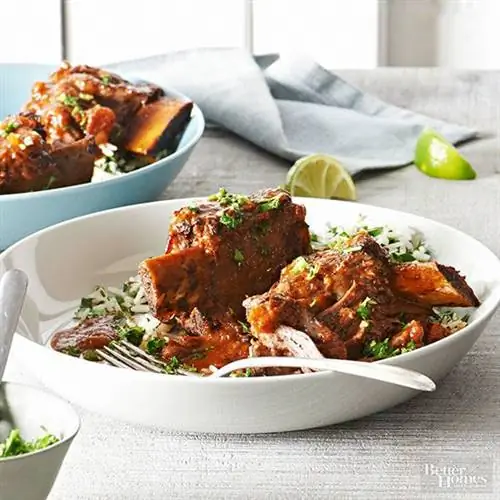 Мексиканские короткие ребрышки с сушеной вишней