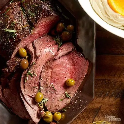 Ростбиф с розмарином и оливками