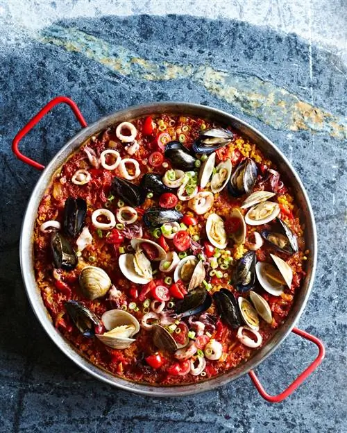 Смешанная паэлья с морепродуктами
