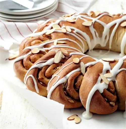 Кольцо для завтрака с миндалем и корицей