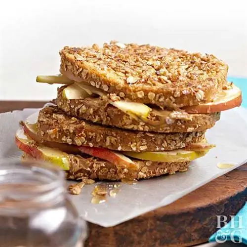 Бутерброды с арахисовым маслом и грушей