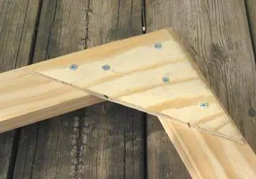 Угол крышки Cold Frame снаружи