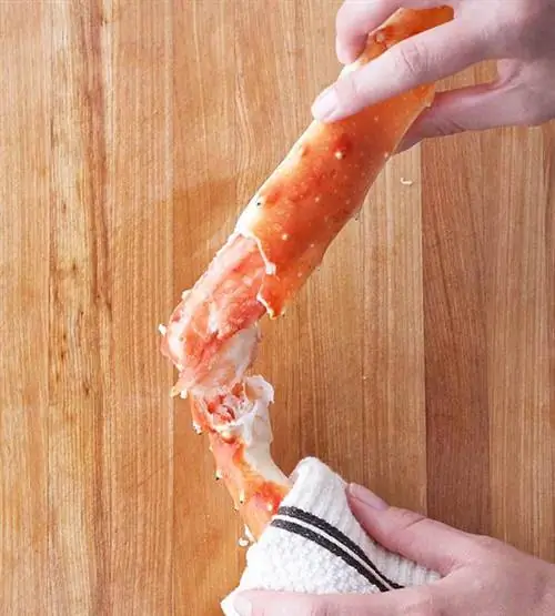 Вытаскивание мяса из скорлупы