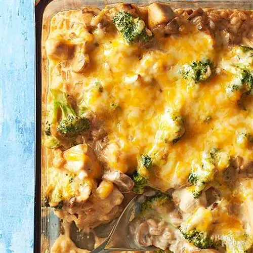 Запеканка из курицы, брокколи и фарро