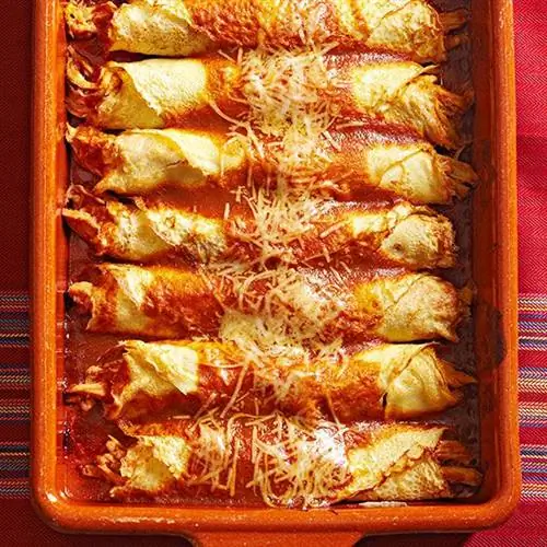 Куриные блинчики с моле амарилло