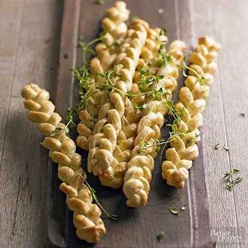 Хлебные палочки с травами