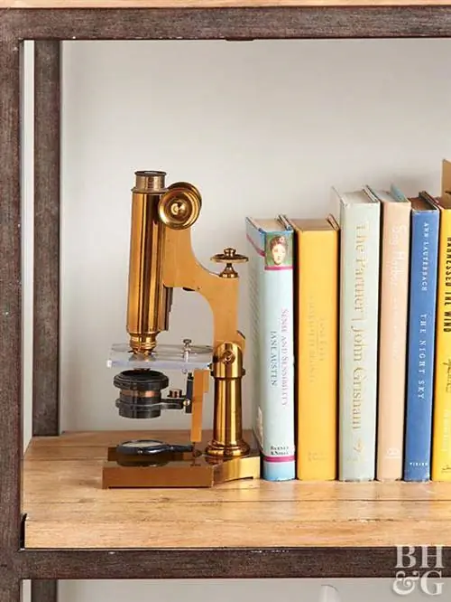 антикварный стеллаж