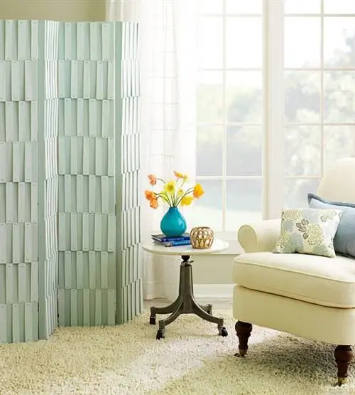 Экран с молдингом