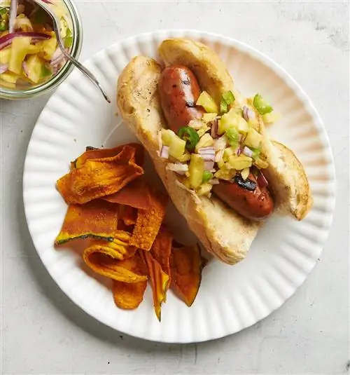 Куриные колбаски с ананасовым соусом
