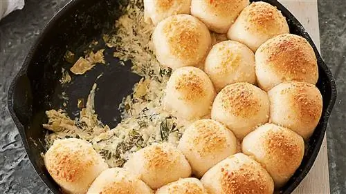 Сырный соус из артишоков на сковороде