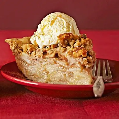 Орехово-грушевый пирог со штрейзелем