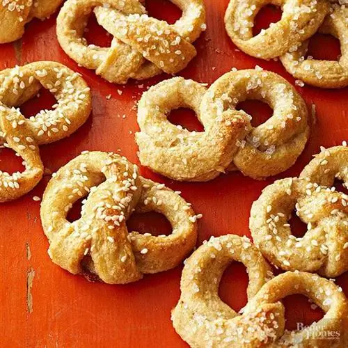 Мягкие крендельки из цельнозерновой муки