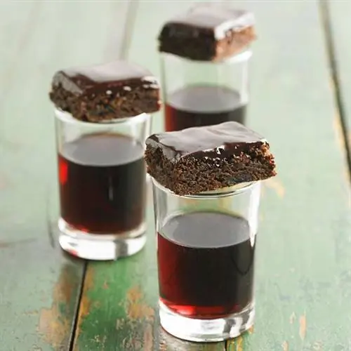 Пирожные с вишней и каберне