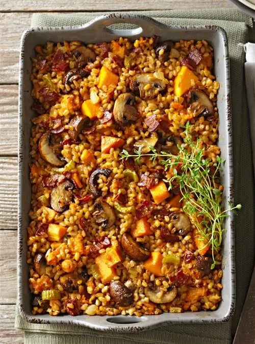 Тыква с грибами и соусом Фарро