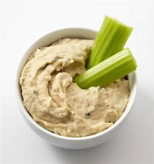 Дип с жареным чесноком и фасолью