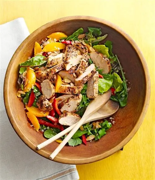 Куриный салат с медом и апельсином на гриле