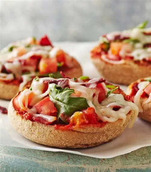 Пицца с рукколой BLT