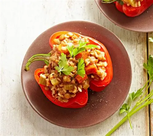 Перец, фаршированный чечевицей и рисом