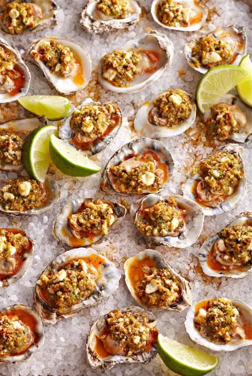 несколько Oysters de Tabasco на льду