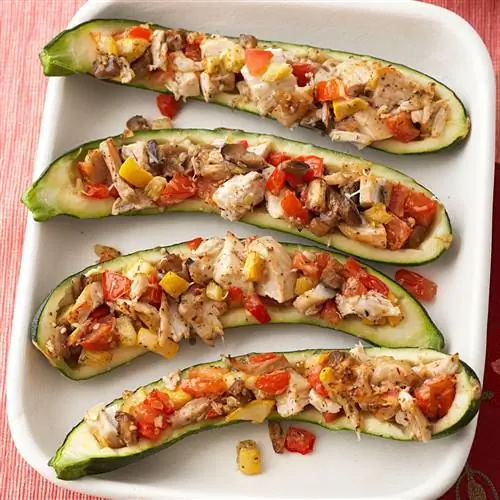 Цукини с курицей, фаршированные помидорами