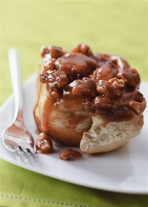 Шоколадные рулетики с маслом и орехами и корицей