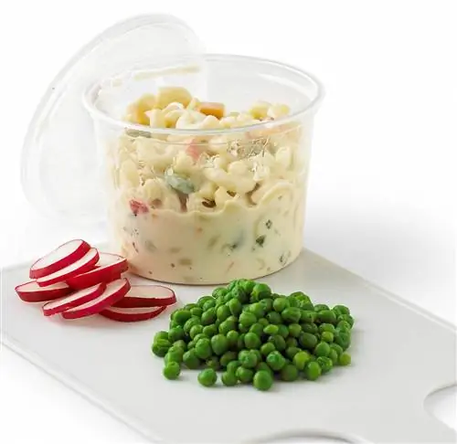 Классический салат с макаронами