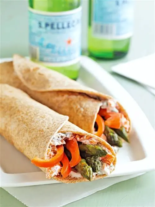 Обертывания из лосося и спаржи