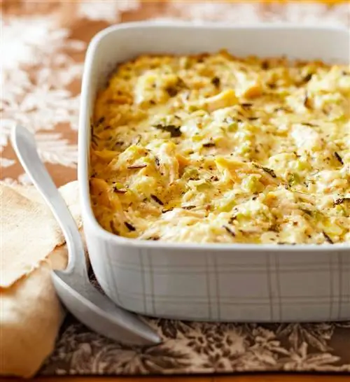 Запеканка из курицы и дикого риса