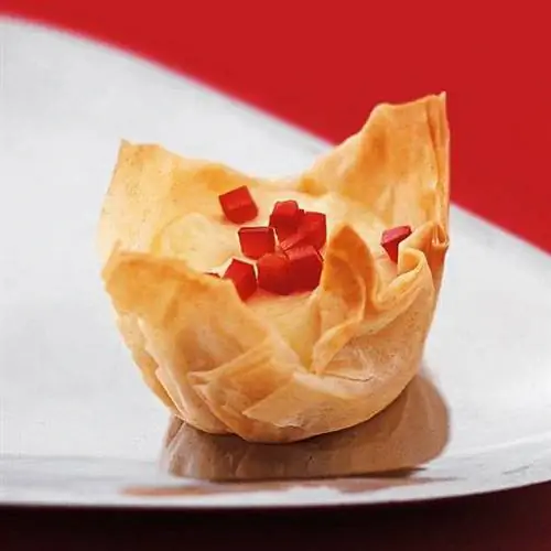 Заварной крем с фетой в чашках Phyllo