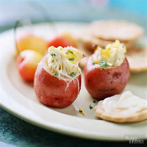 Молодой картофель, фаршированный артишоками