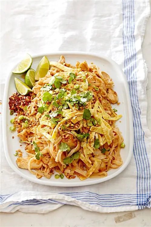 Тайская куриная лапша