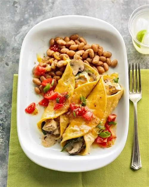 Вегетарианские энчилады с грибами и поблано