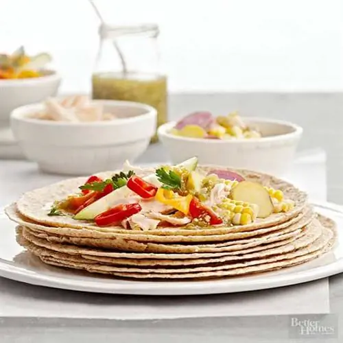 Тако с курицей и овощами