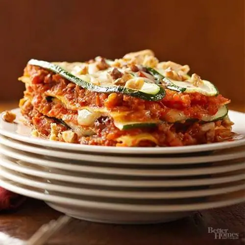 Лазанья с цукини и орехами