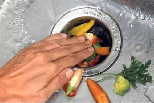 Основная причина неисправности вывоза мусора