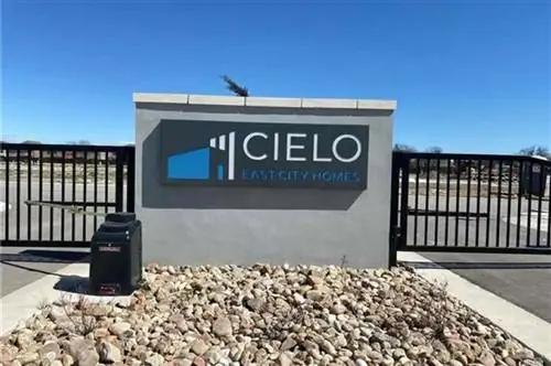 Получите лучшее от Остина, живя в новейших домах Cielo East