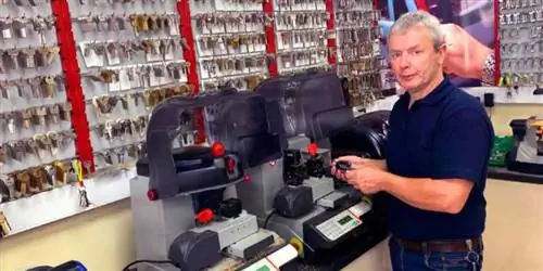 Слесарь по изготовлению ключей – доступные услуги по замене и ремонту