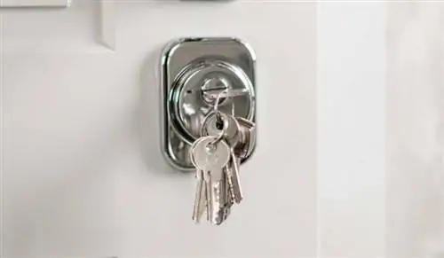 ключи в замке