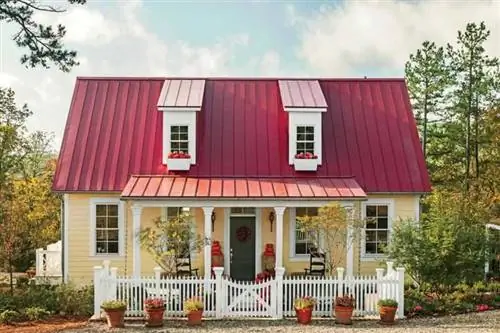 4 аргумента, почему металлическая крыша подходит для небольших домов - красивый небольшой дом с металлической крышей