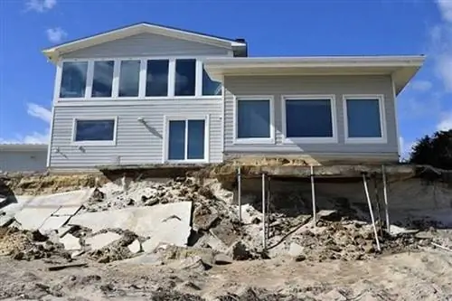 Навести порядок после большой бури - разрушенная колода