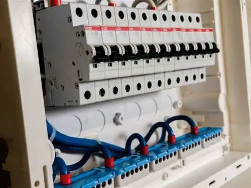 Что такое MCB (миниатюрный автоматический выключатель) и как он работает?