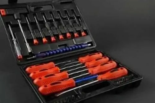 Установка сумки для сантехнических инструментов - отвертки