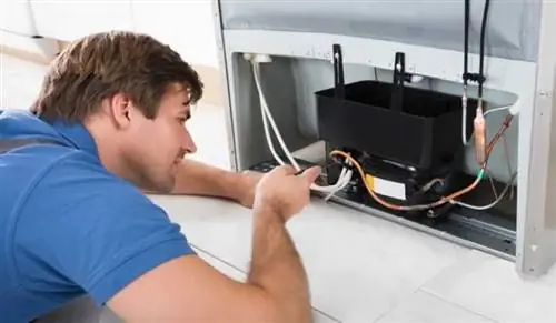 Что нужно знать о ремонте холодильника - техник