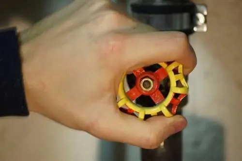 Как узнать, когда звонить сантехнику - перекрытие клапана